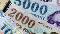Viszik a jegybank pénzét, mint a cukrot Viszik a jegybank pénzét, mint a cukrot
