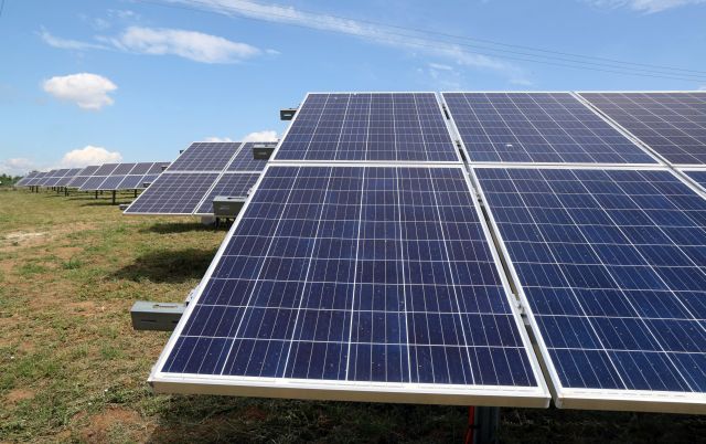 Sàra Park Sajóbábony solar panel panels on the day delivered, July 6, 2016.
Well: MTI / János Vajda