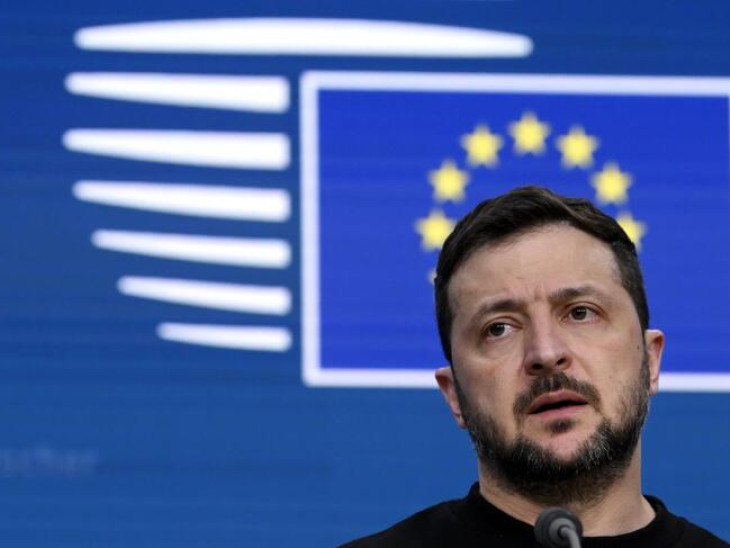 Zelenszkij: „Az orosz vagyon lefoglalása olyan, mint a drogcsempészek és terroristák pénzének és fegyvereinek lefoglalása”