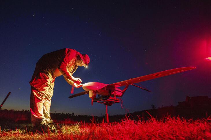 Sűrű éjszakája volt az orosz légvédelemnek, elárasztották az ukrán drónok a légteret