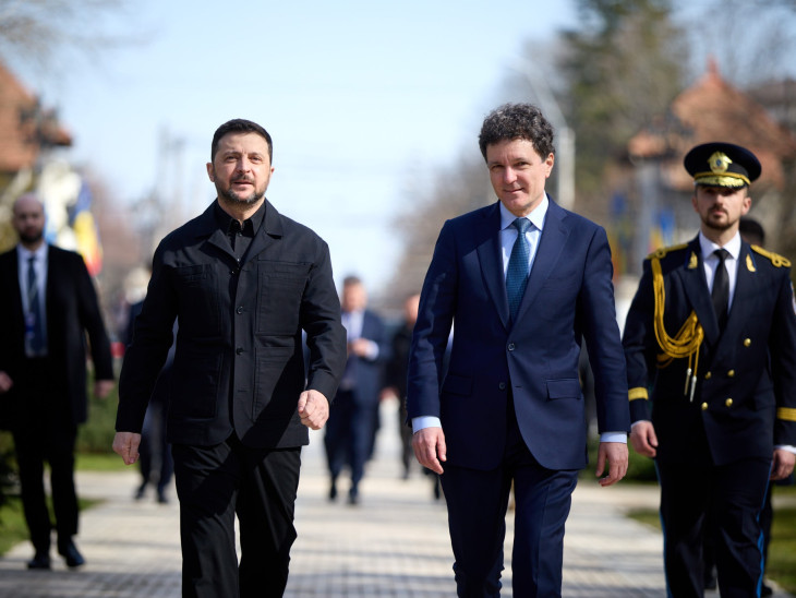 Zelenszkij megállapodást kötött a román elnökkel Bukarestben