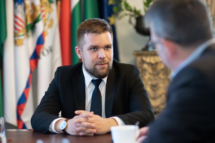 Már a rendőrség is keresi a Győrből eltűnt 1,7 milliárd forintot