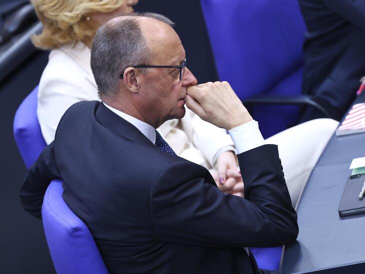 Megszólalt a német kancellár: katonákat küldhet Ukrajnába a tűzszünet után