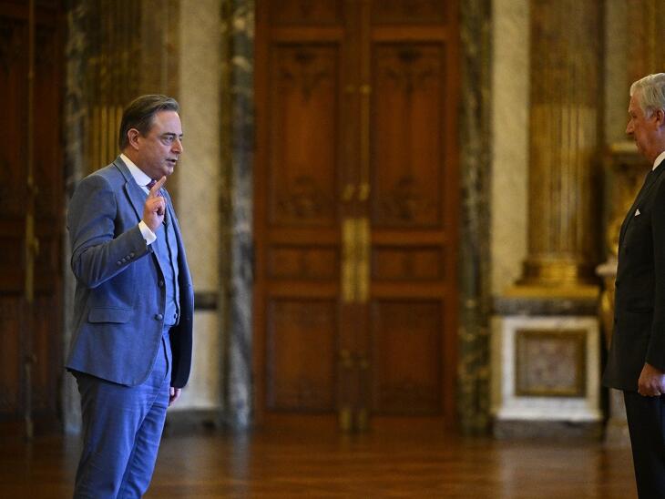 Az Orbán-eljárást alkalmazva törnék meg a belga kormányfőt Brüsszelben