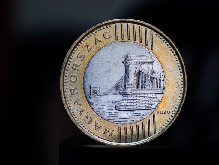 Essen túl rajta: ezt tette a forinttal a vérontás 