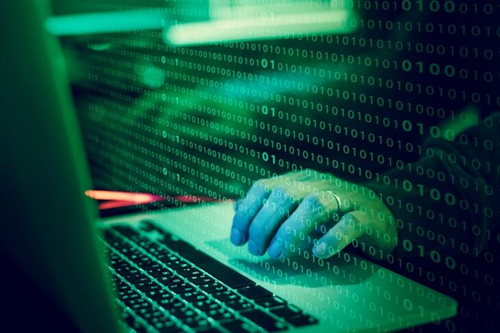 Tömeges megfigyelőrendszert használhattak a magyar titkosszolgálatok, vizsgálat indul