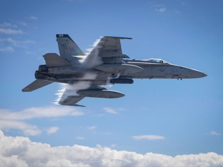 Nő a feszültség: amerikai vadászgépek cirkáltak Venezuela mellett 