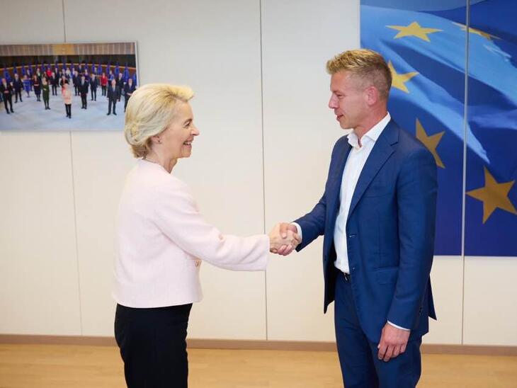 Jó hírt közölt Magyar Péter: eredményes volt a tárgyalás Ursula von der Leyennel