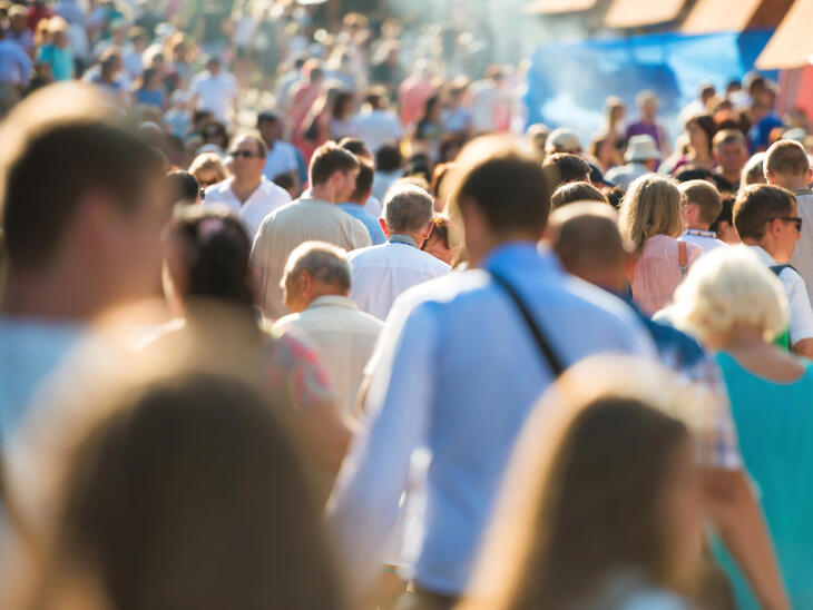 A demográfia a kormányon is kifog, kevesebb mint 9,5 millióan vagyunk