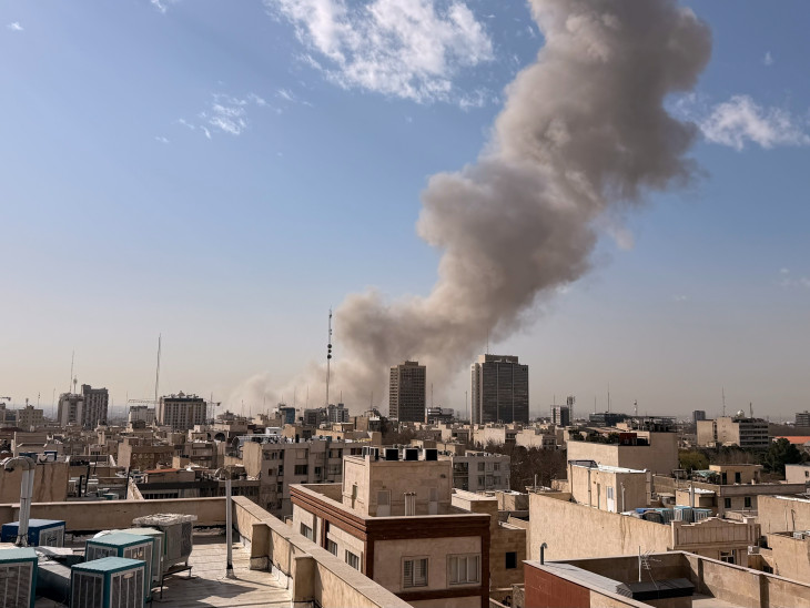 Az Egyesült Államok és Izrael megtámadta Iránt, elindult az ellencsapás – de mi áll a háttérben? 