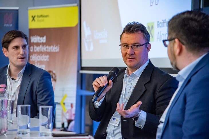 Az oroszoknak érdeke lenne az energiapiaci megbékélés Európával, de akkor már inkább mi diktálhatunk