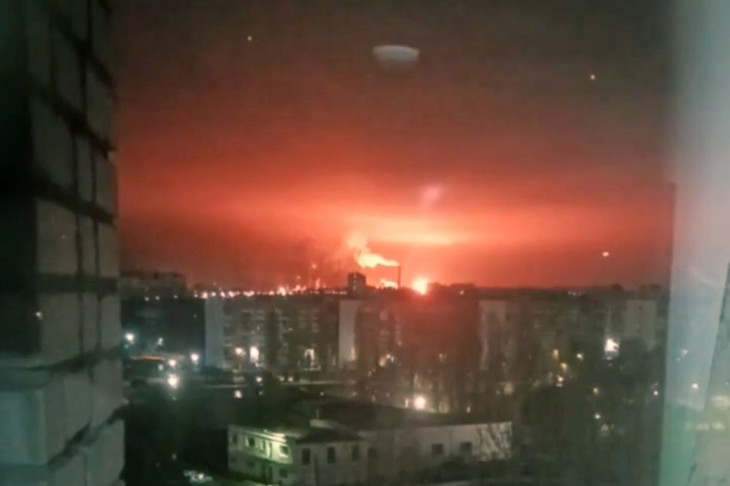 Megint lángol egy fontos orosz finomító – de az oroszok sem maradtak adósok