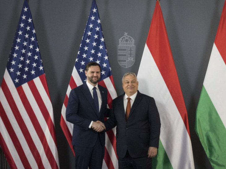 J.D. Vance a „brüsszeli bürokratákhoz” is szólt a sajtótájékoztatón