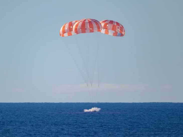 Így ért földet az Artemis-2 magyar idő szerint hajnali kettőkor