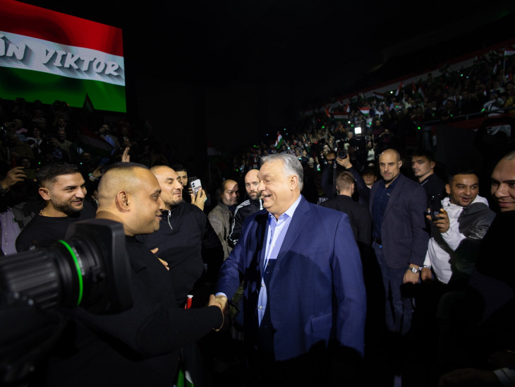 Orbán Viktor: szemenszedett hazugság, hogy a választások után megszorítás kellene