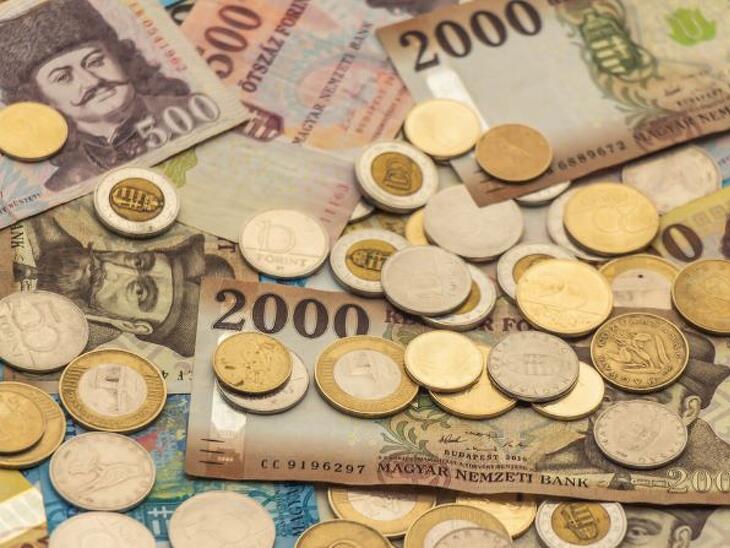 Durván meglódultak a keresetek, egyre nagyobb a nyomás a vállalatokon