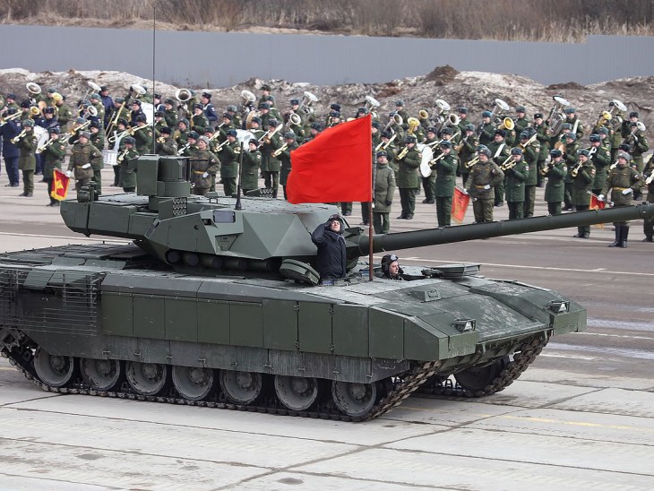 Most írják alá az Armata vagy a Szu-75 halálos ítéletét - ördögi körbe került az orosz hadiipar