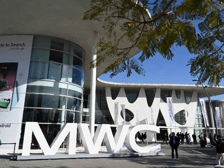 Robotkarral szerelt mobil, humanoidok, hajtogatás – vad kütyüket szórnak ránk pár óra múlva