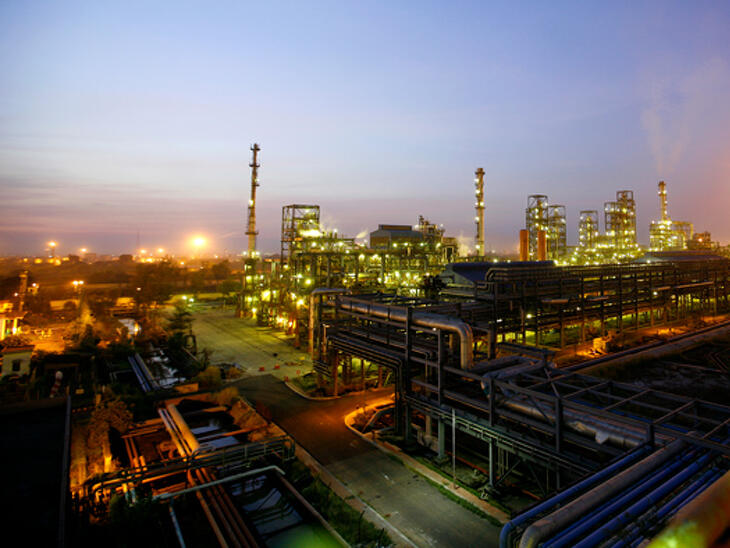 Irán karjaiba lökte a háború a világ egyik legnagyobb olajimportőrét