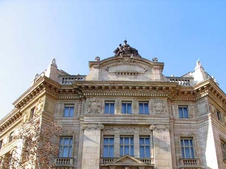 Itt az újabb fejlemény az MNB-ügyben, nem csak az eltűnt pénzösszeg hatalmas