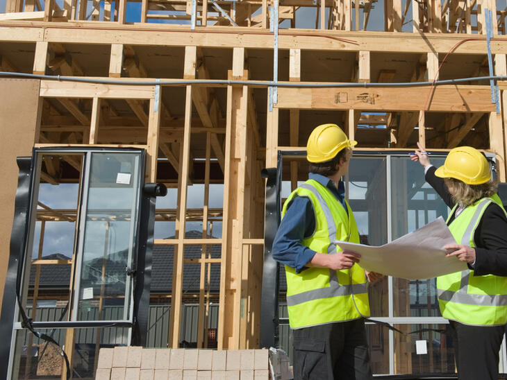 Vadul hullámzik a magyar építőipar teljesítménye – elemzői verdikt a KSH-adatról