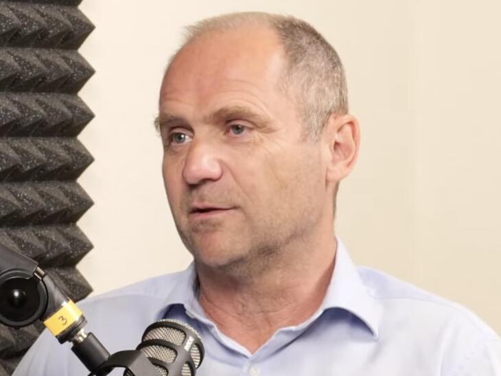 Nézze velünk élőben a Jaksity Györggyel készülő interjúnkat a Klasszis Klub stúdiójában