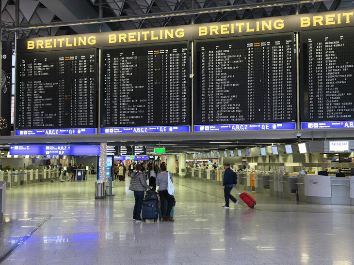 Több reptéren is probléma akadt, komoly fennakadások a légiközlekedésben