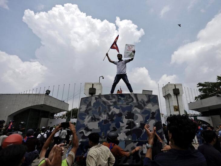 Kormánydöntő tüntetések 2025-ben Mongóliától Bulgáriáig