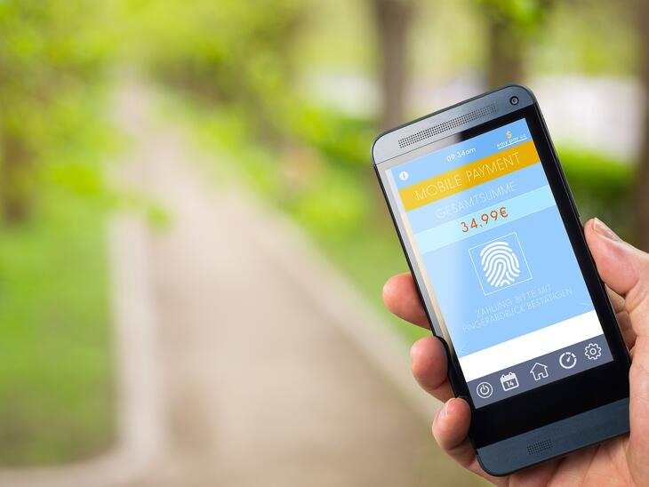 Minden banki ügyfelet érintő fordulat készül Magyarországon a fizetésekben