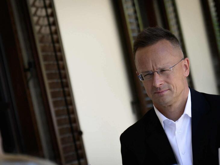 Szijjártó Péter szerint nem semmisítettek meg dokumentumokat