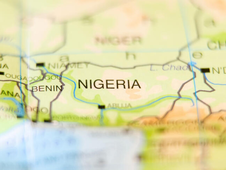 Rettentő sok embert öltek meg fegyveresek egy nyugat-nigériai támadásban