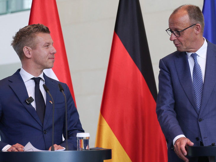 „Ez egy új kezdet” – Berlinben is megtolták Magyar Péter motorját