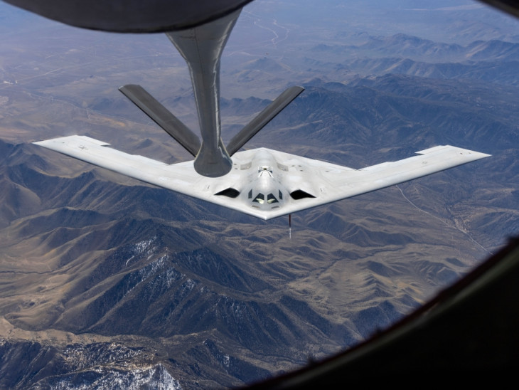 Eddig nem látott szögből kapták le az új amerikai csodabombázót – vannak furcsa részletek