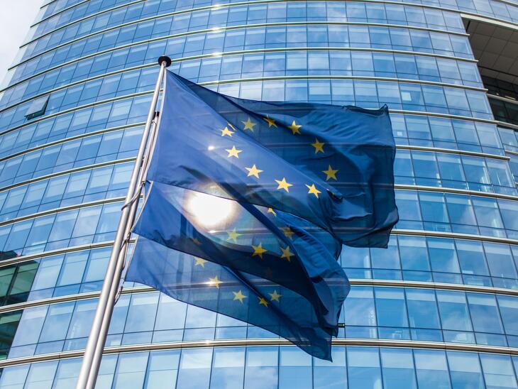 Elfogadta az EU az újabb szankciós csomagot, szélesedik az energiaembargó 
