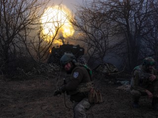 Ukrán katonák a frontvonalon, 2024. január. Fotó: Volodimir Zelenszkij Facebook-oldala