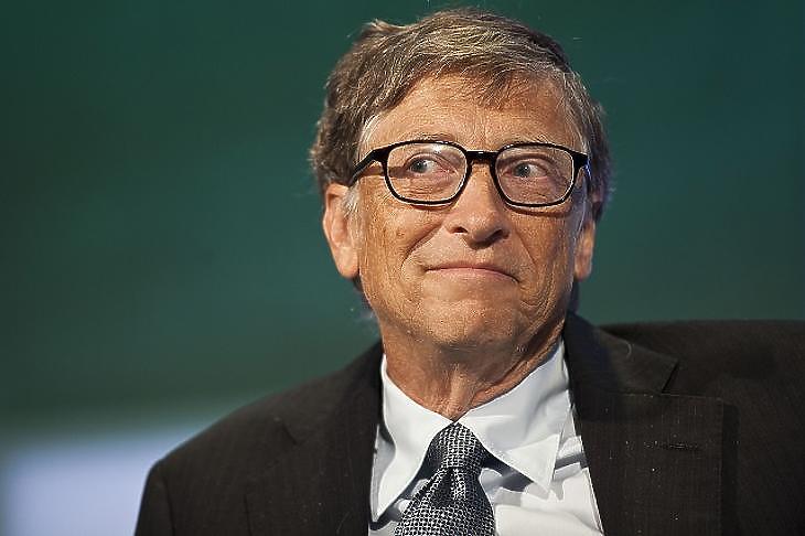 Egyesek azt hiszik, Bill Gates mikrochipet akar a vakcinával ültetni belénk. Fotó: mfor.hu