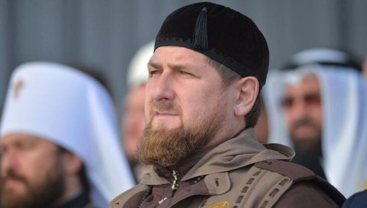 Öngyilkosságra bíztatja a csecsen vezér a fogságba esett katonáit