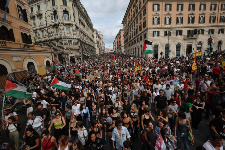 Palesztin párti tüntetés Rómában 2025. szeptember 22-én
