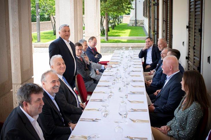 Itt a bejelentés: 14 miniszterrel alakul meg az új Orbán-kormány