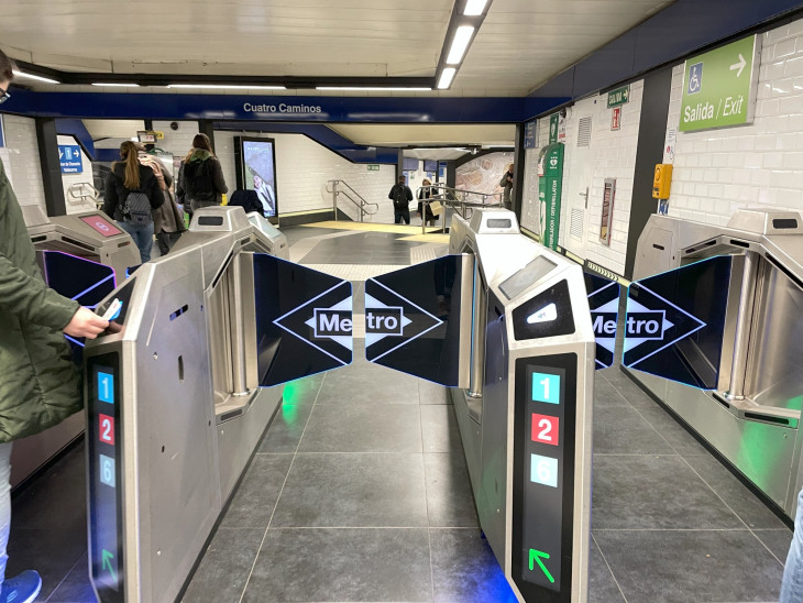 12 metróvonal hálózza be a várost, megéri a turistabérlet
