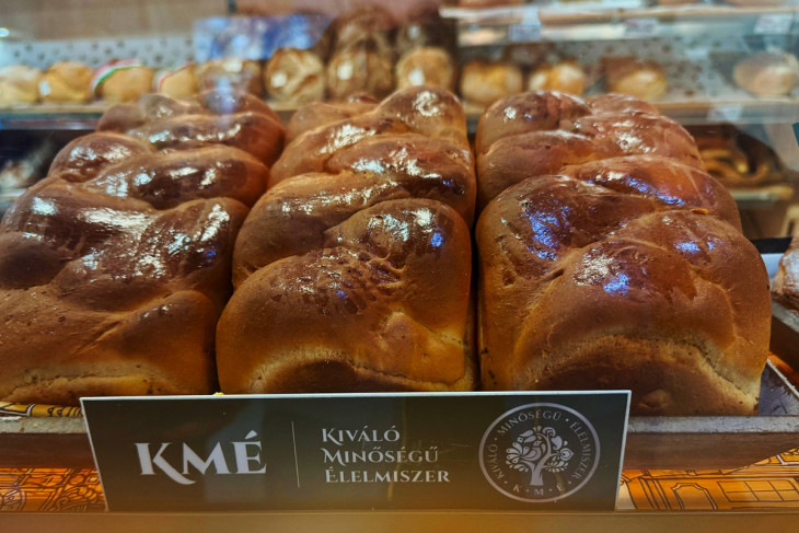 A vajjal készült foszlós kalács is elnyerte a KMÉ-védjegyet