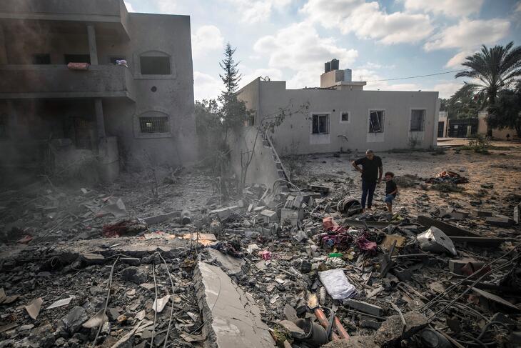 Egy korábbi, 2024. október 4-i izraeli légicsapás színhelye a Gázai övezet középső részén fekvő Deir el-Balahban 