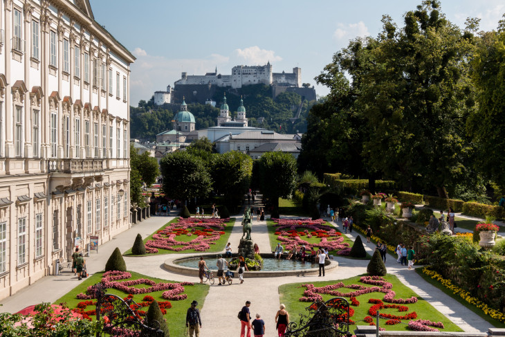 A Mirabell-kastély csodás kertje és panorámája