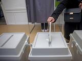 Három választókerület még nem dőlt el, és néhány szavazaton múlhat a győzelem