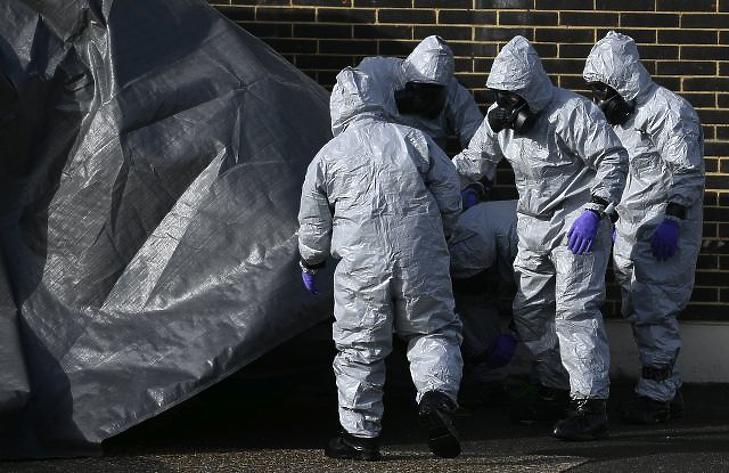 A végzetes érintés: így mérgezhették meg a brit párt 