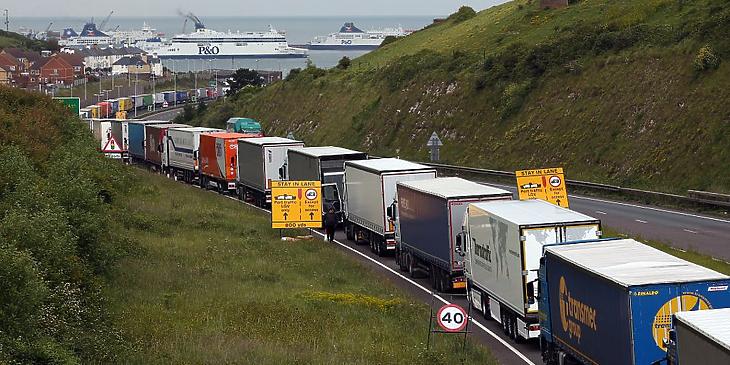 Élelmiszer-, és gyógyszerhiány vár a britekre kormányuk szerint is