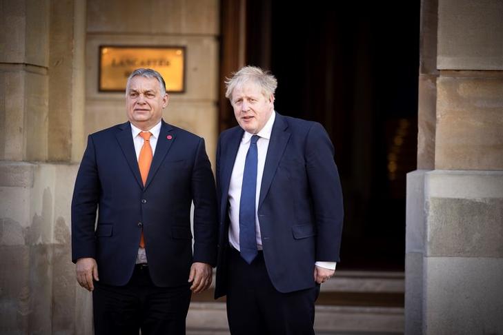Orbán Viktor és Boris Johnson Londonban 2022. március 8-án. Fotó: MTI/Miniszterelnöki Sajtóiroda/Fischer Zoltán