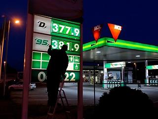 A benzin és a dízel ára is emelkedett
