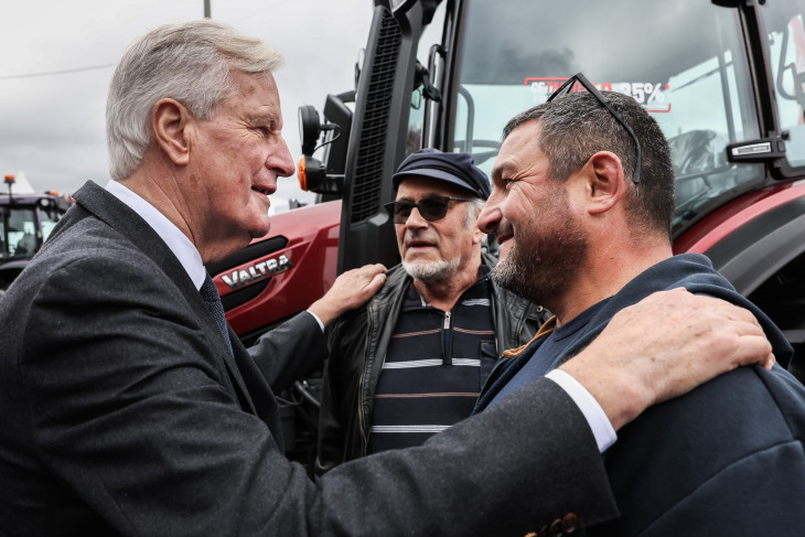 Vajon kire támaszkodhat Michel Barnier francia miniszterelnök?