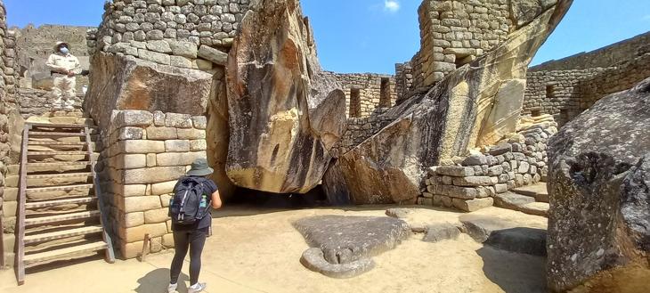 Machu Picchu részlete, a Kondorkeselyű Temploma.